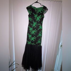 Elegant Black and Green Lace Dress
